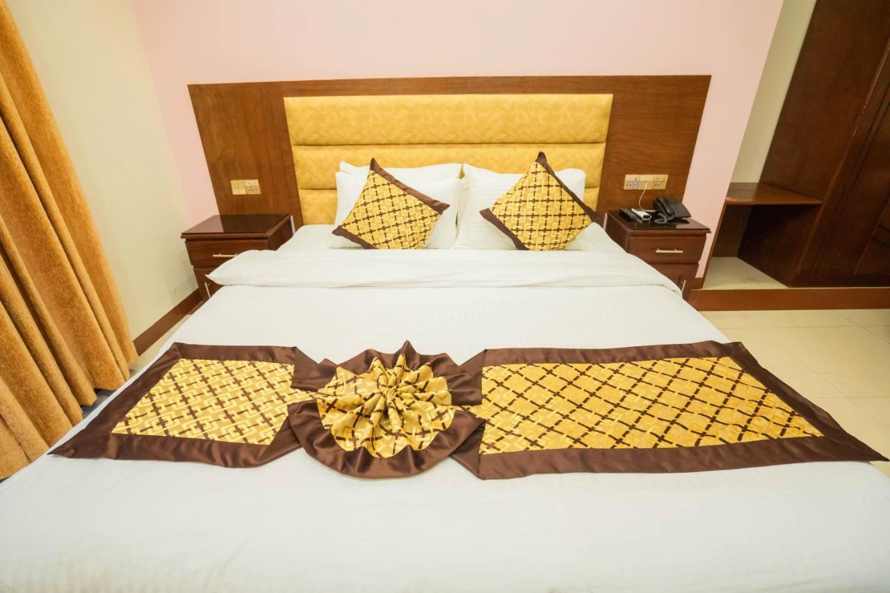 Central Inn Дакка Экстерьер фото